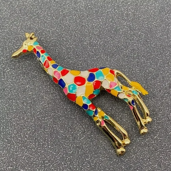 🏷️ Colorful Giraffe Brooch - Picture 2 of 4